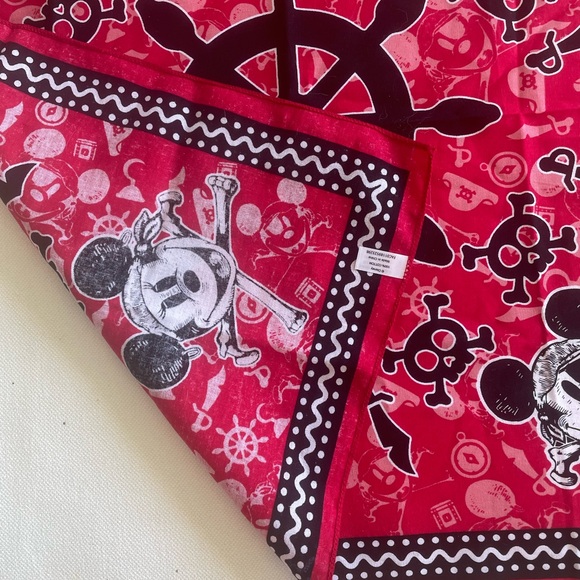 Disney Pirates of the Caribbean Mickey Mouse Scarf New No Tags - Picture 5 of 6